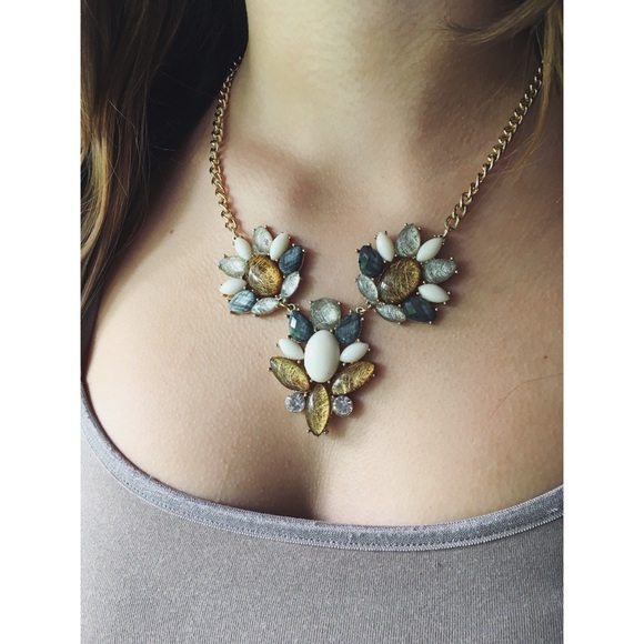 Charming Charlie Jewelry - Chunky statement necklace ✨